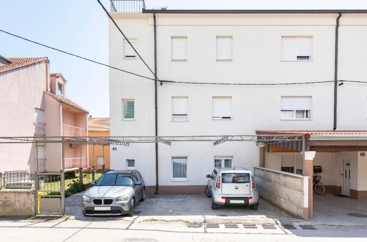 Apartamento Apartman Mak Kaštela Exterior foto